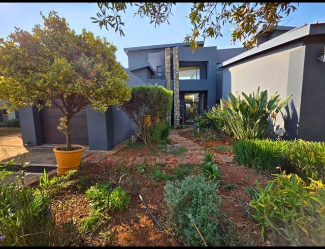 5 BEDROOM HOUSE FOR SALE IN SERENGETI LIFESTYLE ESTATE